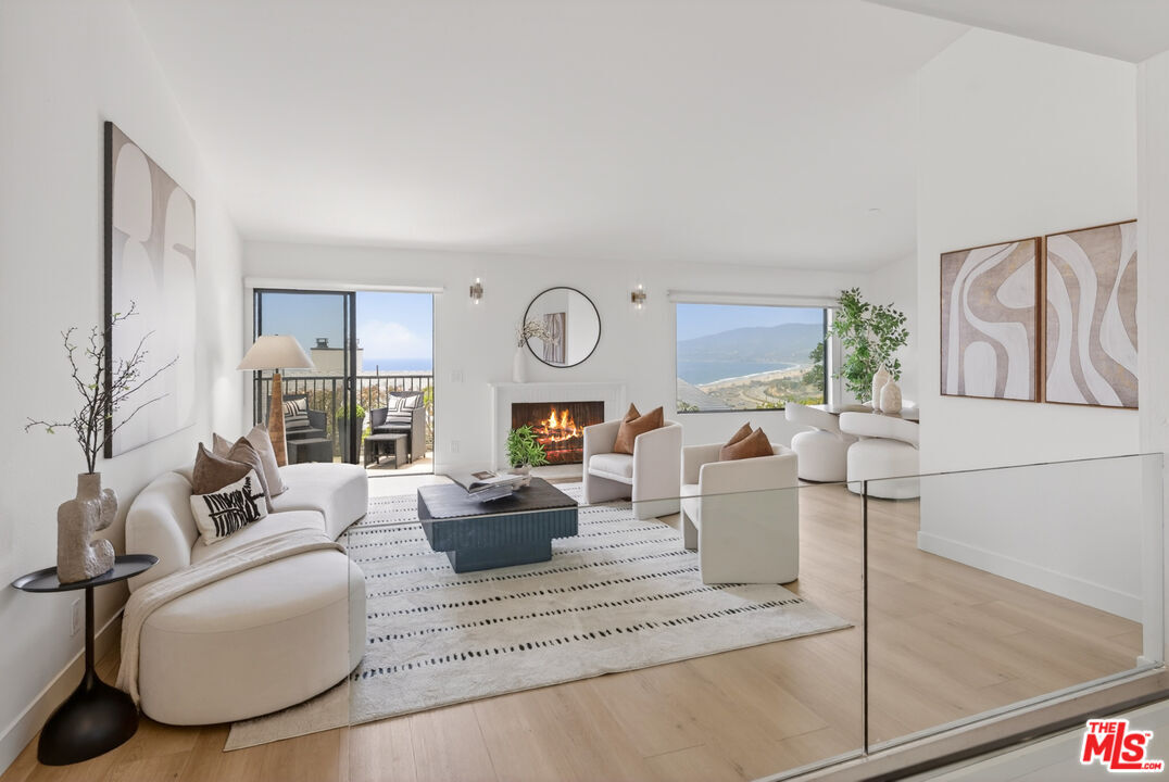 Property Photo:  6762 Las Olas Way  CA 90265 