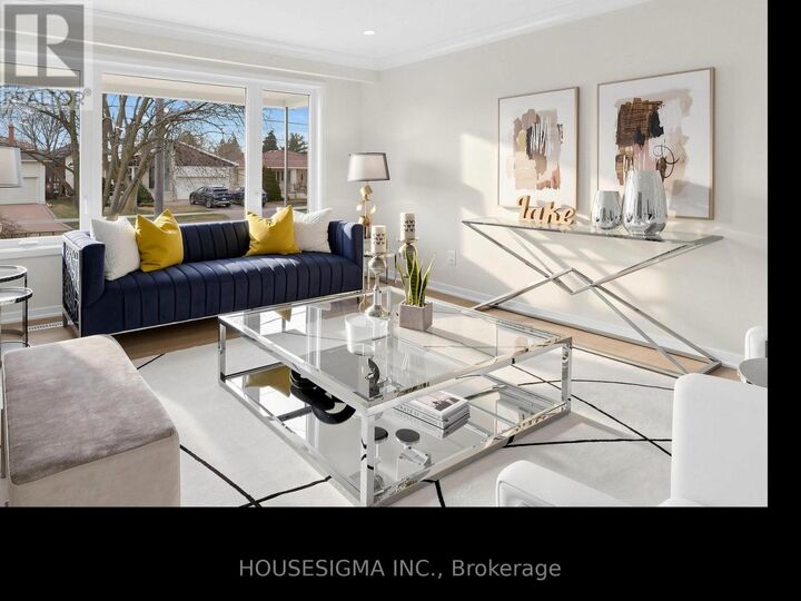 Property Photo:  423 Connaught Avenue  ON M2R 2M4 