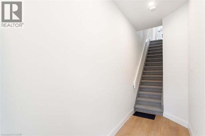 Property Photo:  113 Catharine Street North 2  ON L8R 1J5 