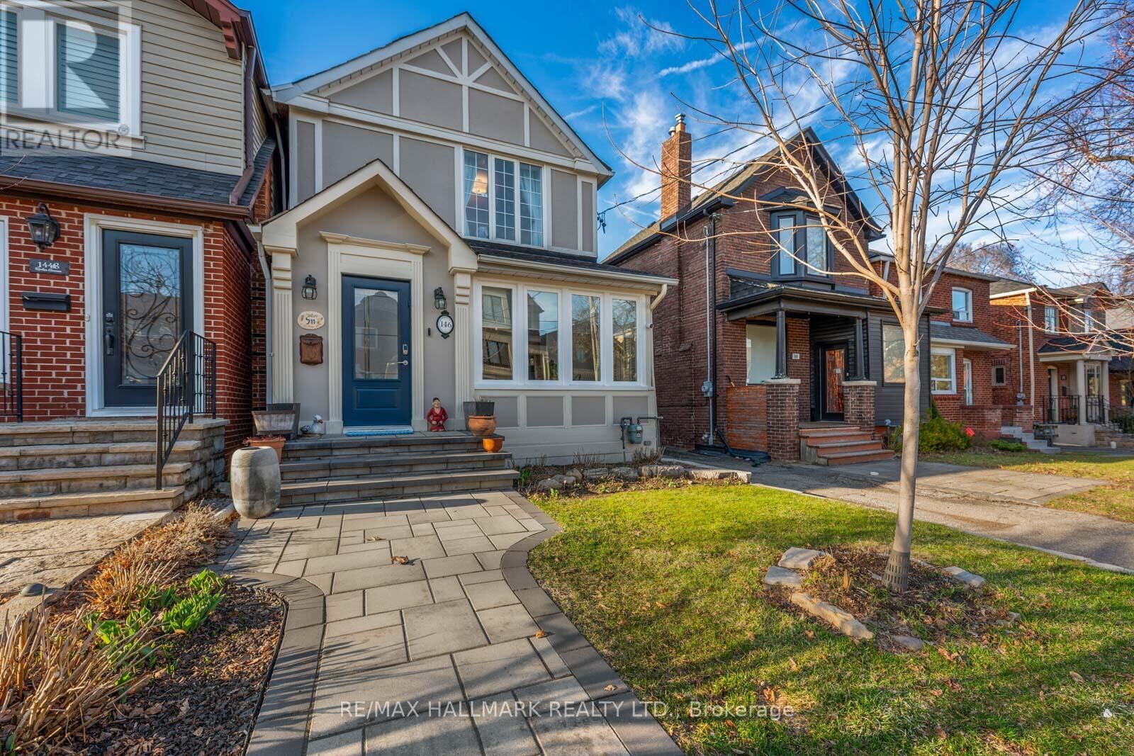 Property Photo:  146 Roslin Avenue  ON M4N 1Z4 
