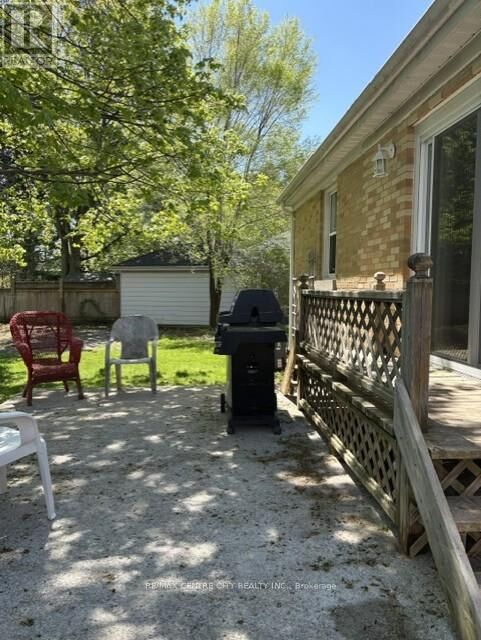 Property Photo:  28 Dieppe Drive  ON N5R 4G7 