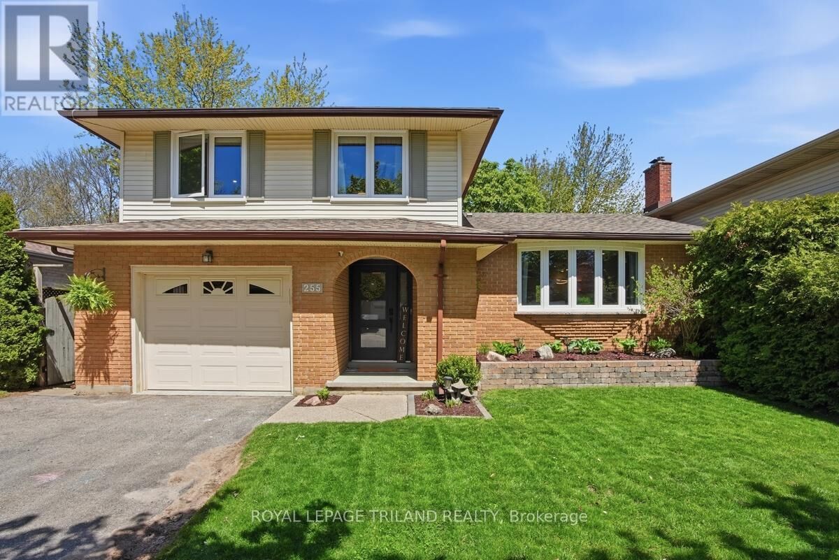 Property Photo:  255 Highview Crescent  ON N6J 4E1 
