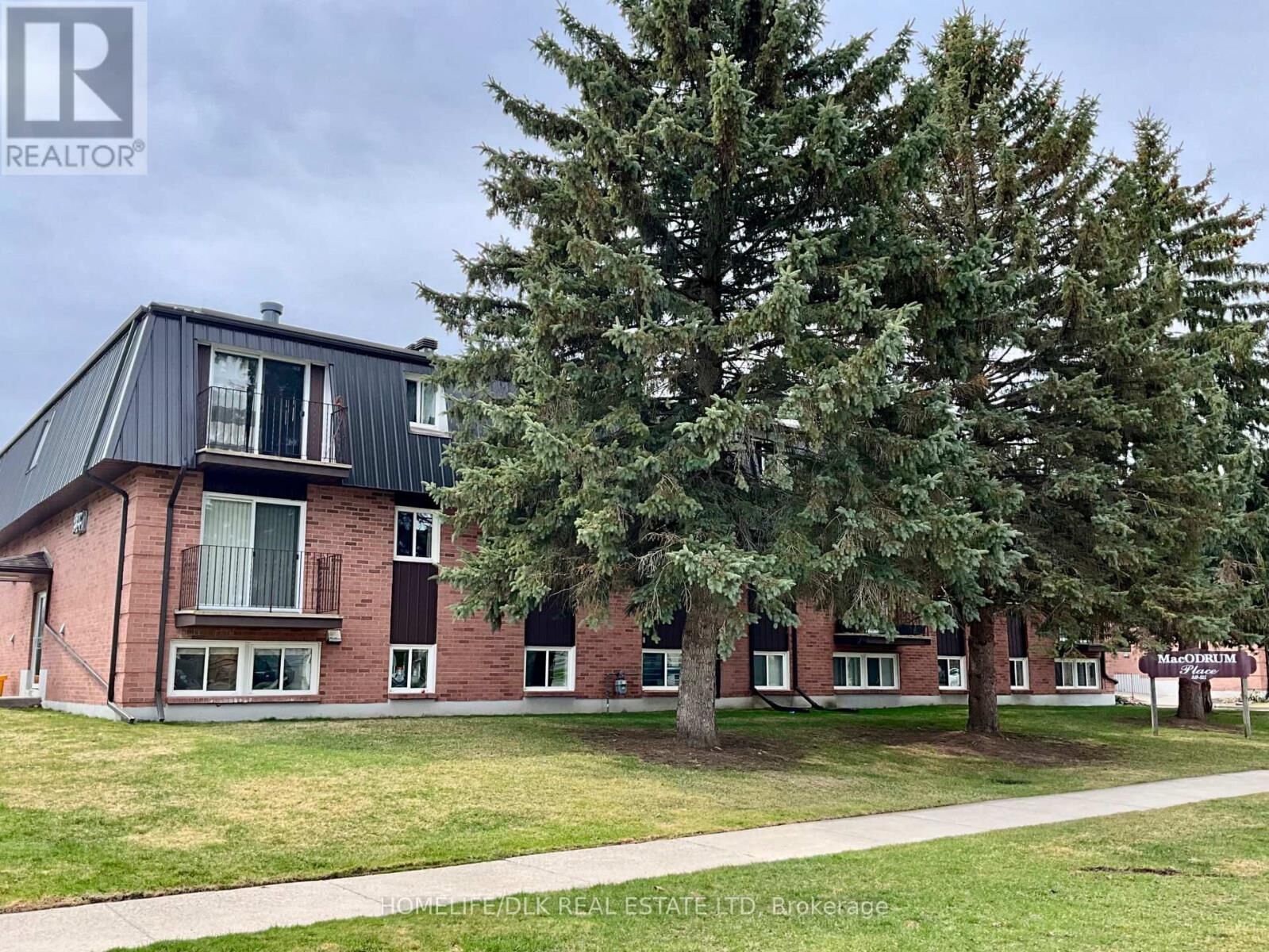 Property Photo:  819 Macodrum Drive 12  ON K6V 6P6 
