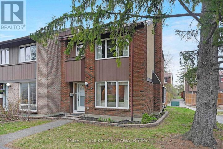 Property Photo:  2111 Montreal Road 33  ON K1J 8M8 