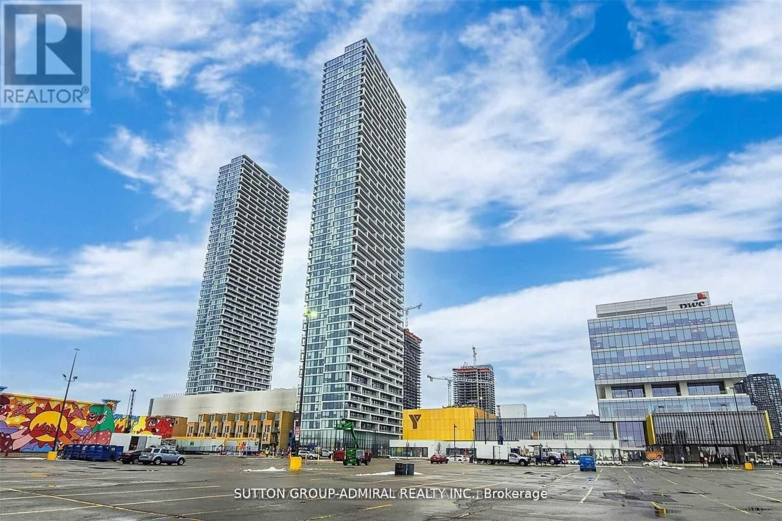 Property Photo:  5 Buttermill Avenue 3601  ON L4K 0M5 