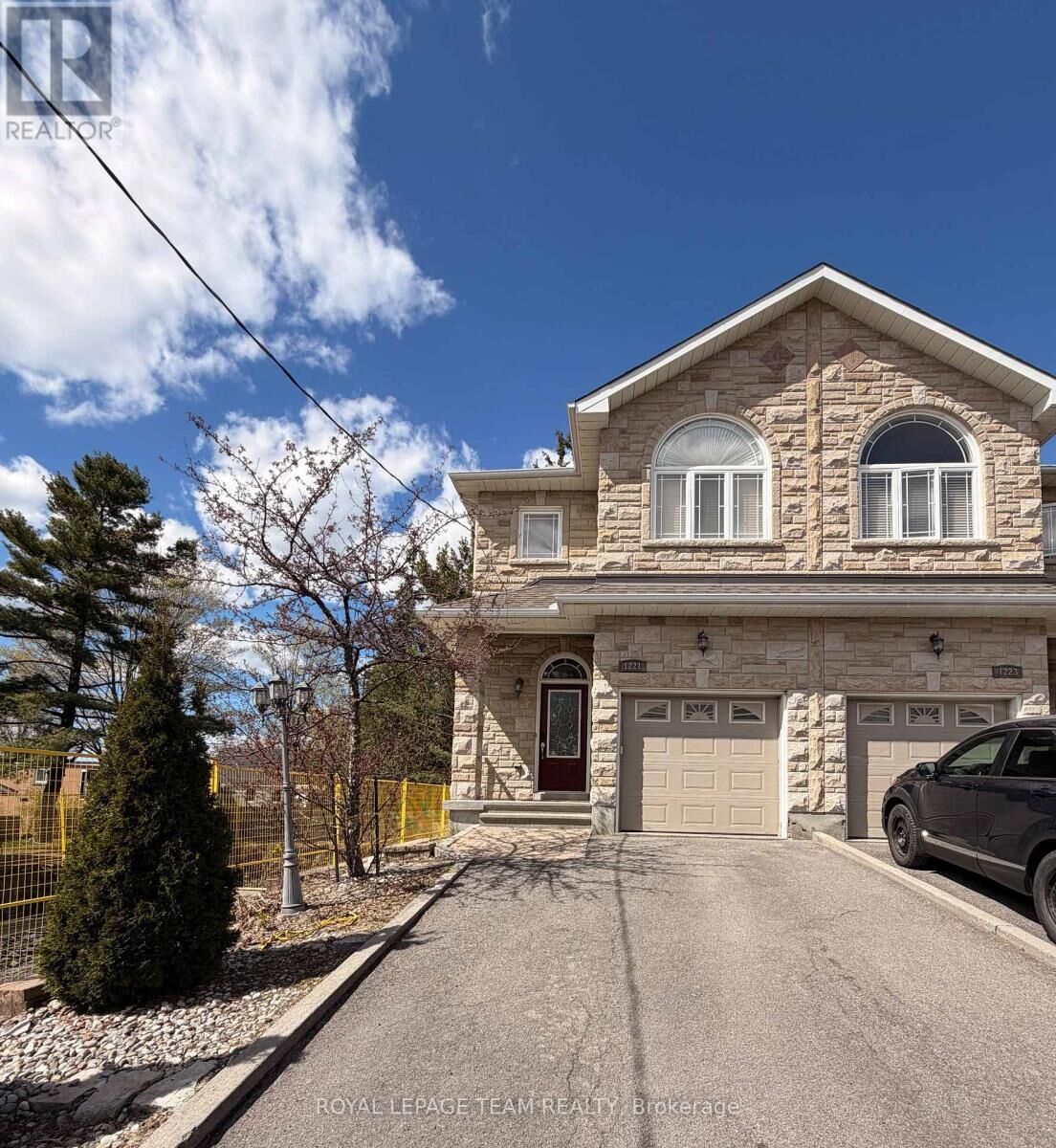 Property Photo:  1221 Anoka Street  ON K1V 6C5 