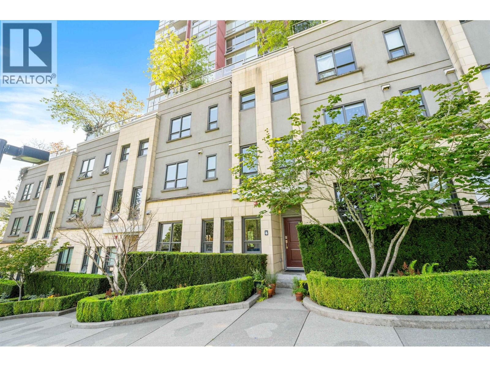 Property Photo:  125 Columbia Street Th4  BC V3L 0G8 
