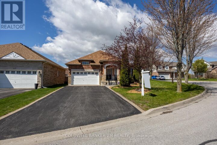Property Photo:  1904 Clearwater Court  ON L1K 2Z6 
