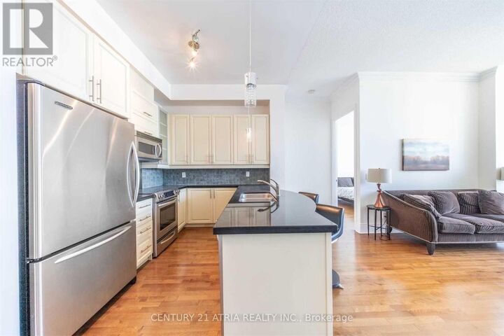 Property Photo:  763 Bay Street Ph01  ON M5G 2R3 