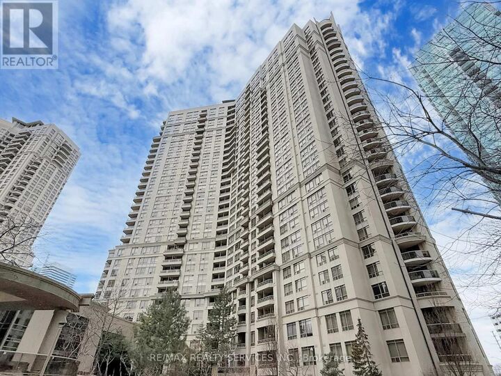 Property Photo:  3880 Duke Of York Boulevard 504  ON L5B 4M7 