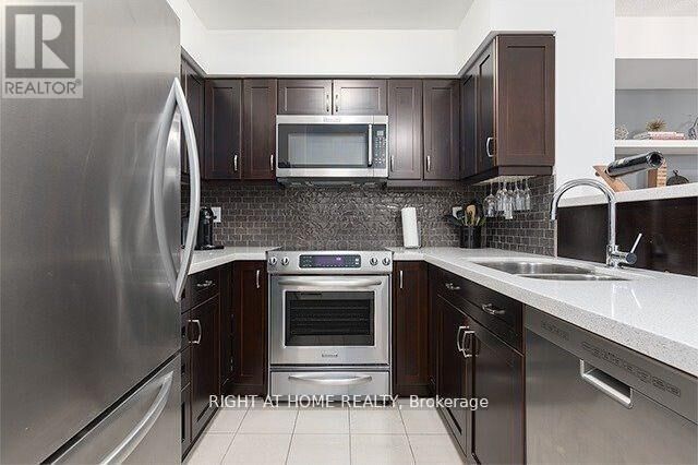 Property Photo:  4978 Yonge Street 3201  ON M2N 7G8 