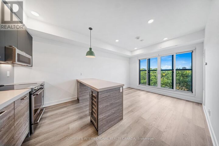 Property Photo:  484 Spadina Avenue 707  ON M5S 0E4 