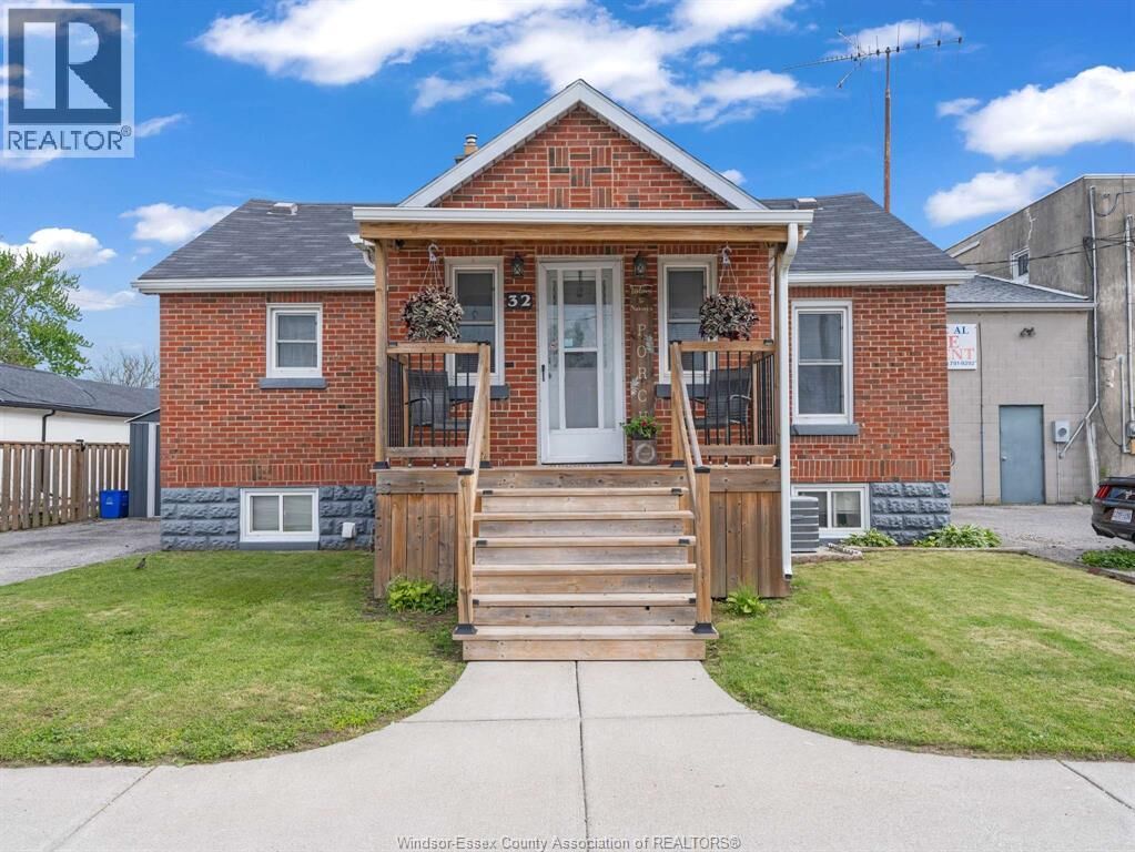 Property Photo:  32 Centre Street West  ON N0R 1G0 
