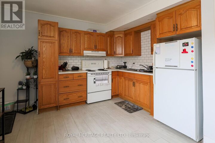 Property Photo:  515 Park Street North  ON K9H 4R5 