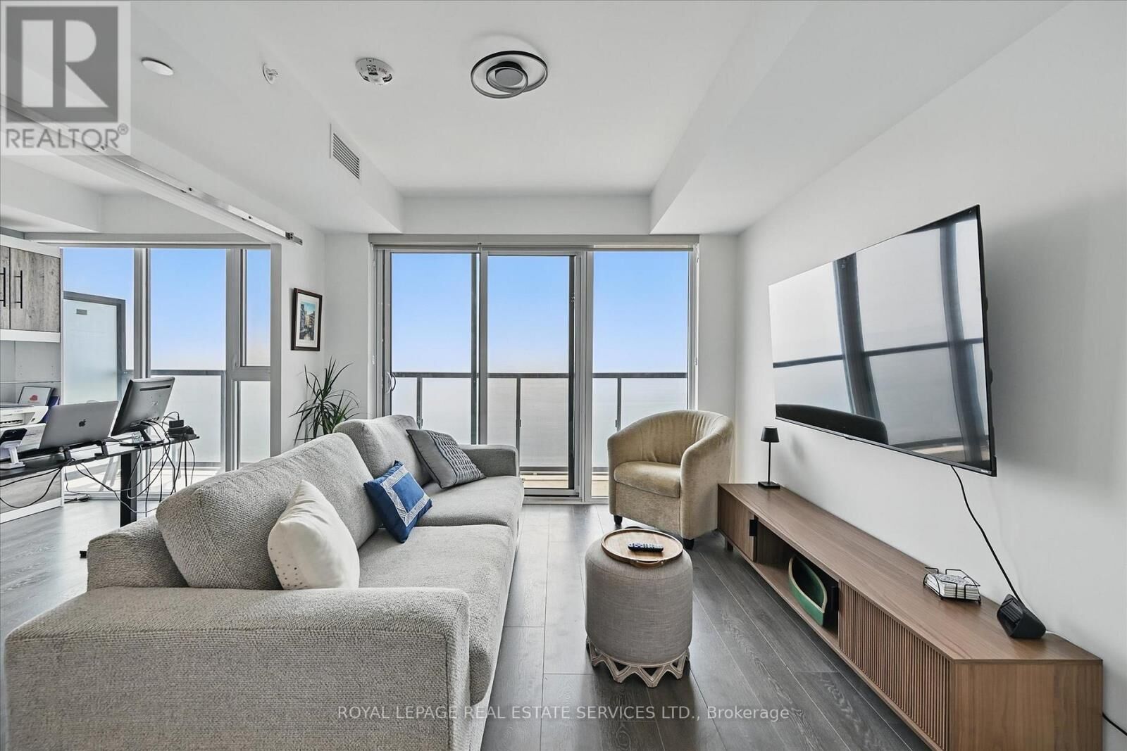Property Photo:  370 Martha Street 1705  ON L7R 0G9 