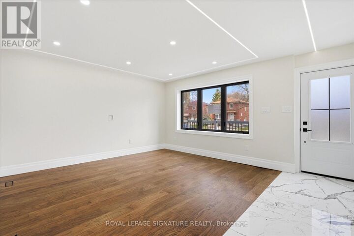 Property Photo:  24 Treeview Drive  ON M8W 4B9 
