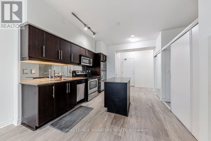 Property Photo:  2885 Bayview Avenue 602  ON M2K 0A3 