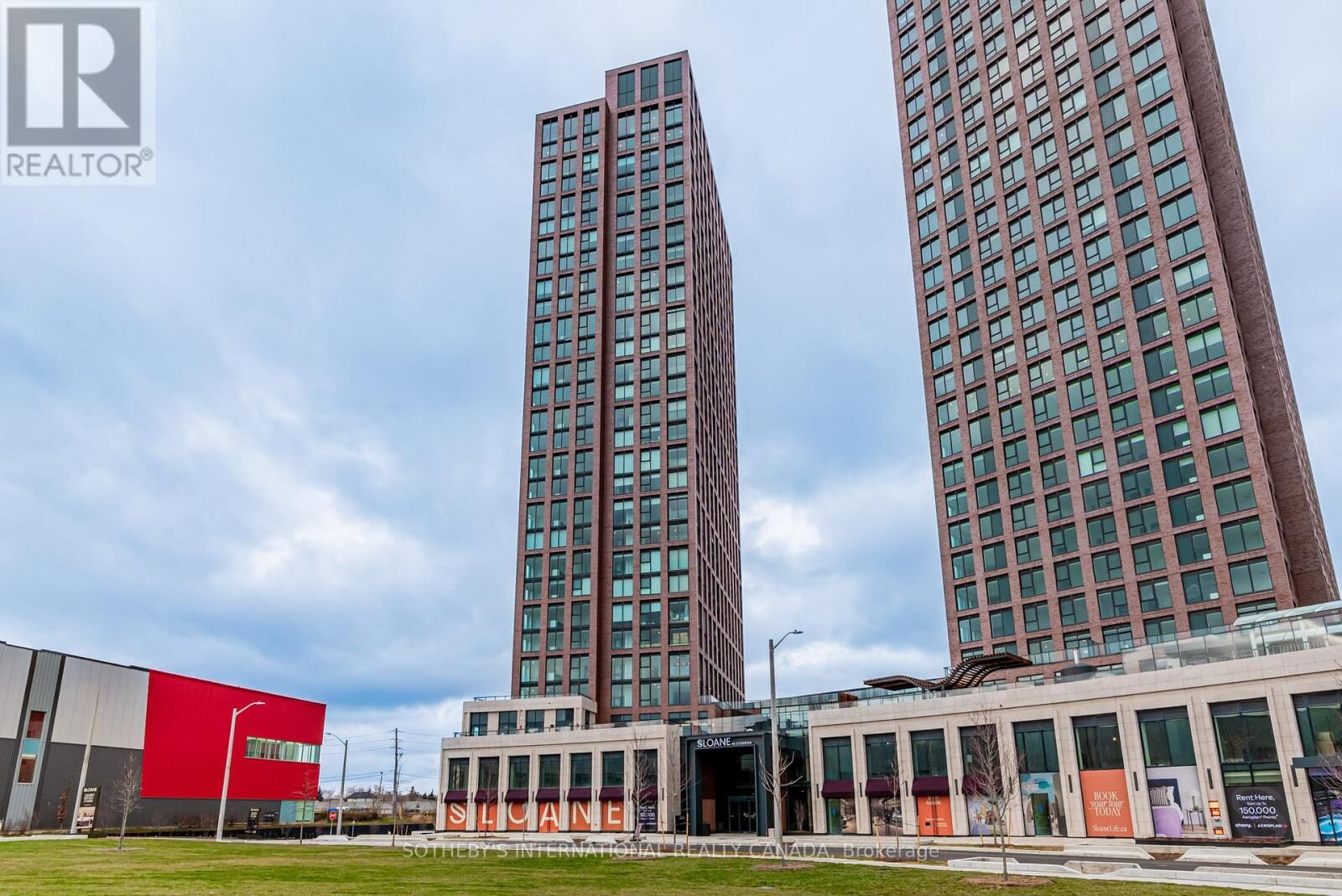 Property Photo:  31 York Garden Way 808  ON M6A 2V1 
