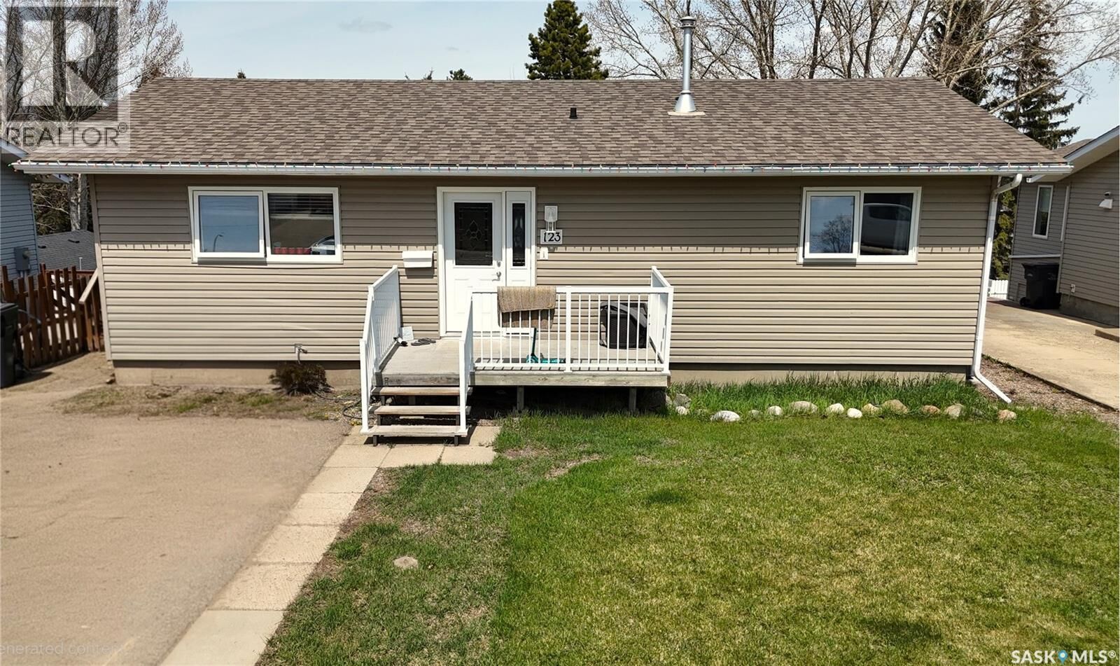 Property Photo:  123 Burke Crescent  SK S9H 4E4 