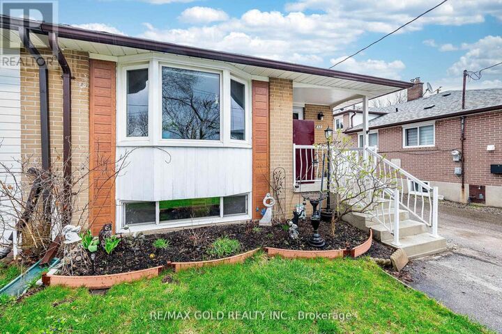 Property Photo:  52 Garfield Crescent  ON L6V 1V8 