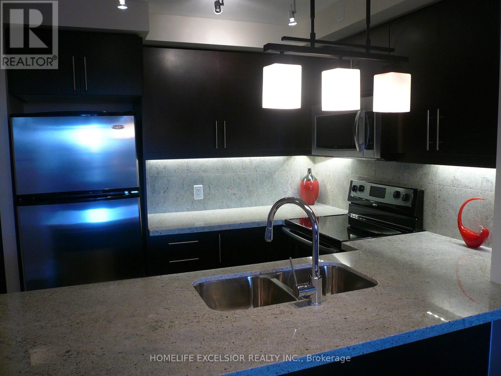 Property Photo:  676 East Sheppard Avenue East 315  ON M2K 1B7 