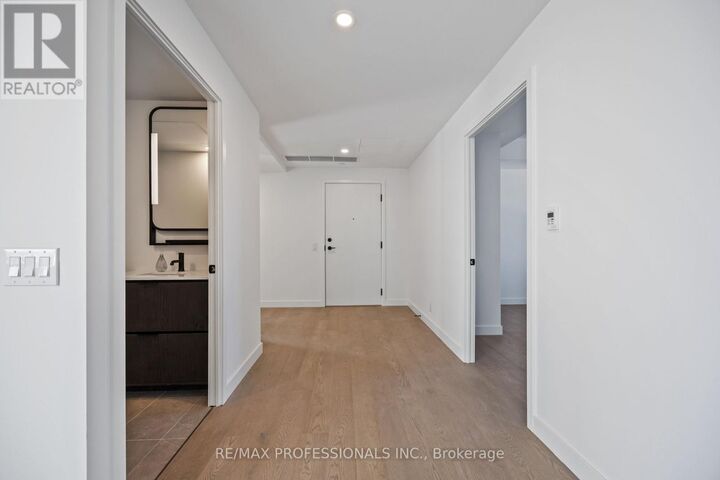 Property Photo:  1050 Eastern Avenue 1203  ON M4L 0B7 