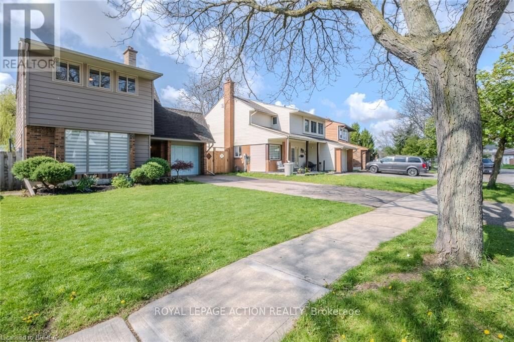 Property Photo:  24 Hallmark Street  ON N3P 1A5 