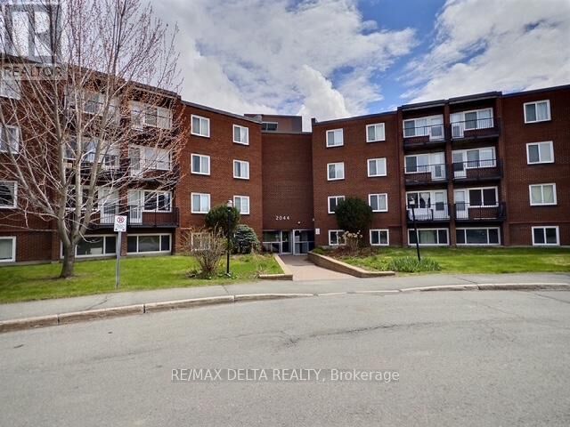 Property Photo:  2044 Arrowsmith Drive 105B  ON K1J 7V8 