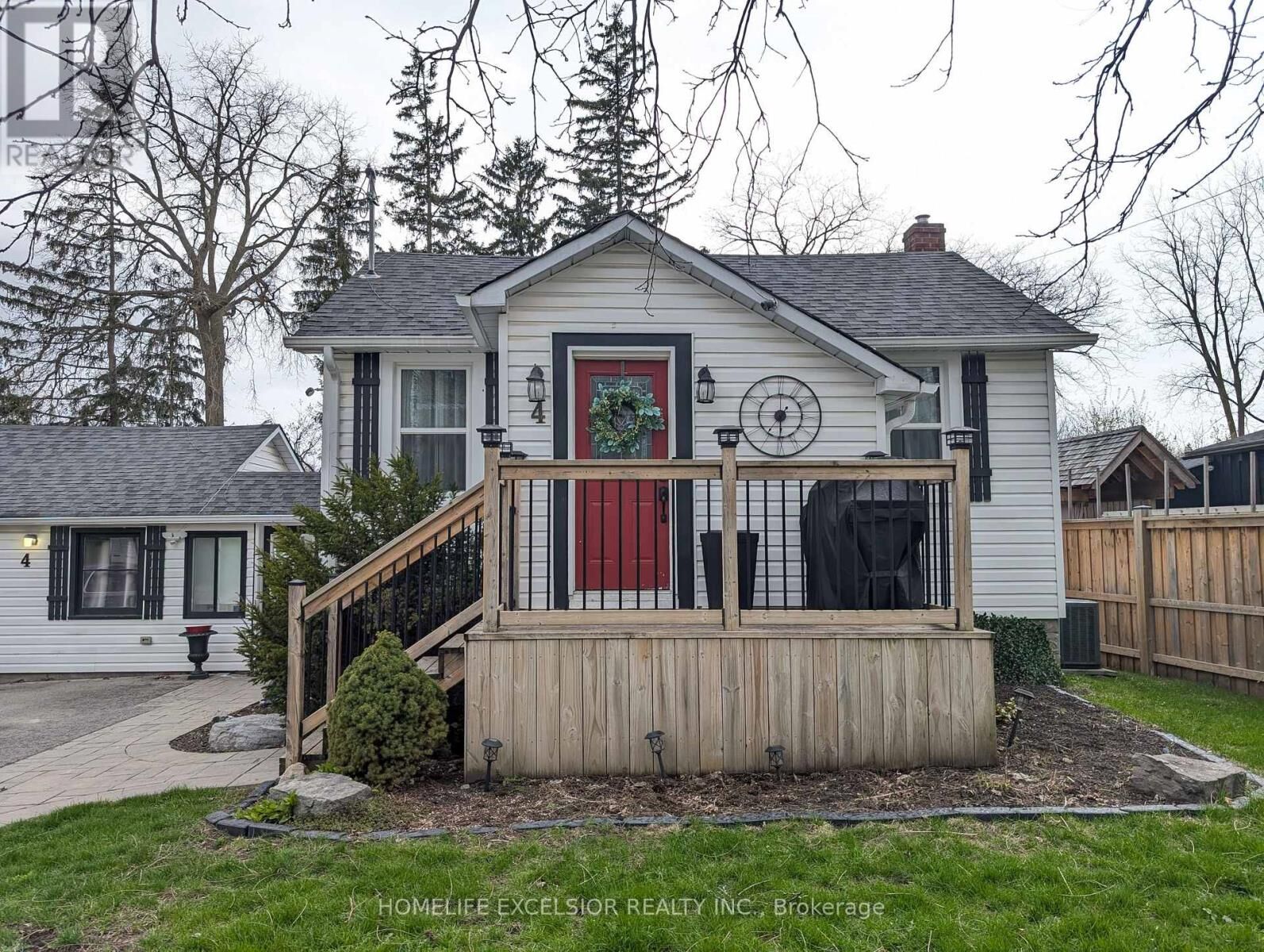 Property Photo:  4 Albert Street  ON L4A 4H1 