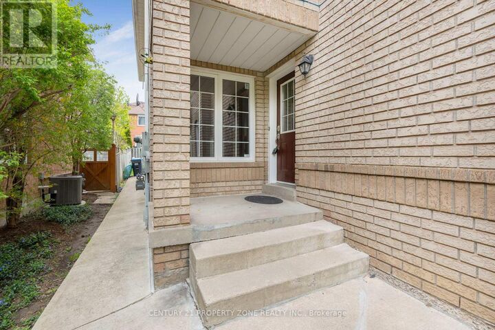 Property Photo:  7186 Waldorf Way  ON L5N 7P8 