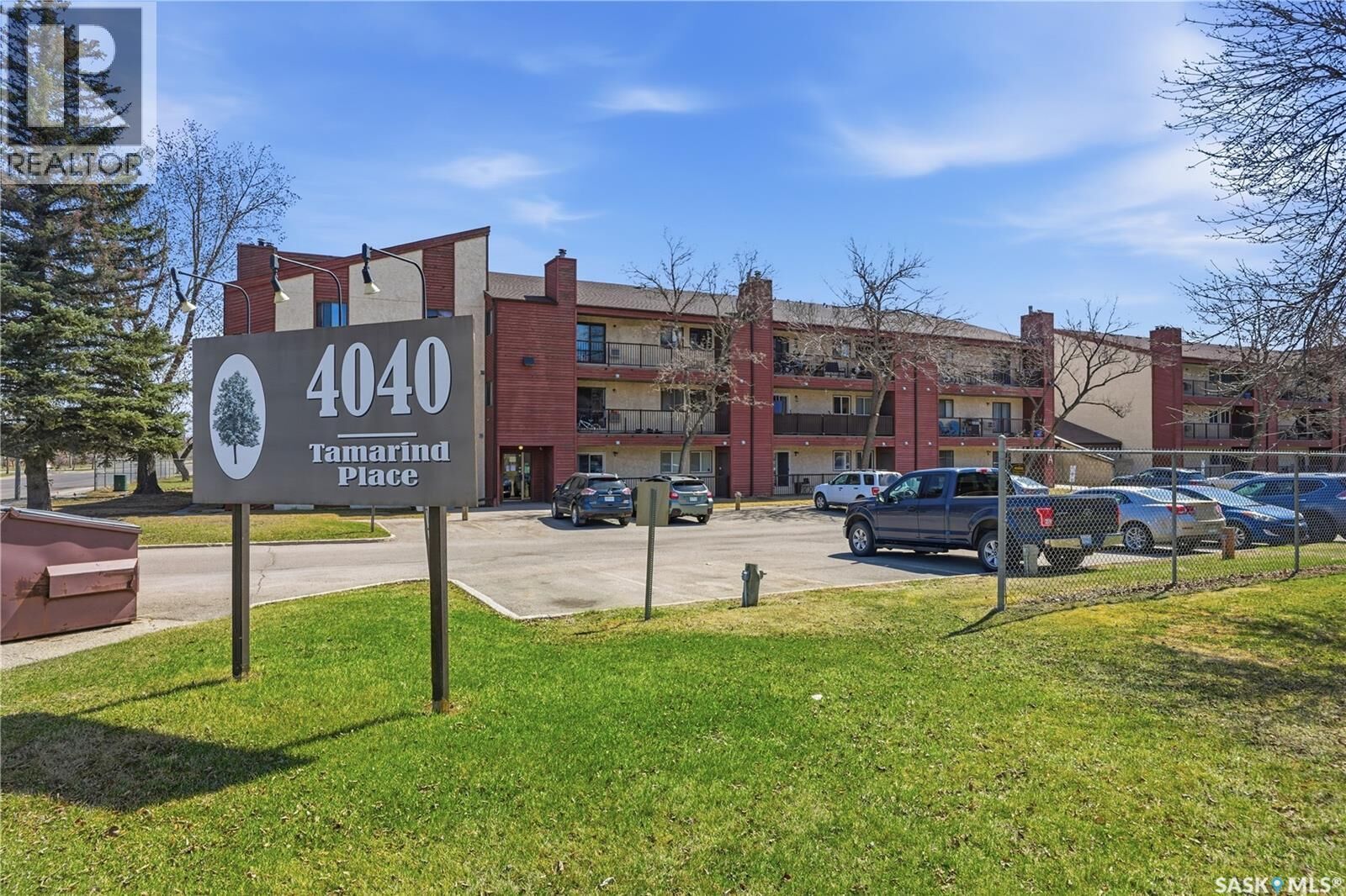 Property Photo:  214A 4040 8th Street E  SK S7H 5L4 