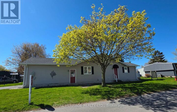Property Photo:  118 Bluffs Road  ON L1B 1A8 