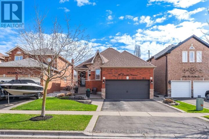 Property Photo:  96 Lauchlin Crescent  ON L7G 5R5 