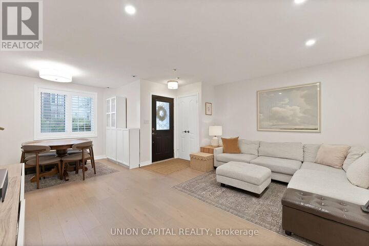 Property Photo:  108 Finch Avenue West A3  ON M2N 6W6 