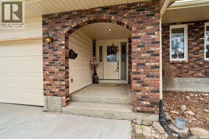 Property Photo:  287 Hodgins Crescent N  SK S4X 2T2 