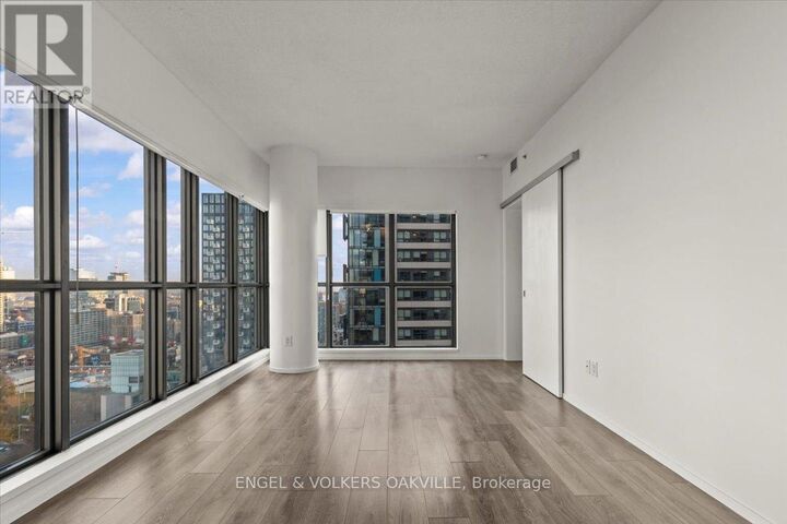Property Photo:  159 Dundas Street East 2405  ON M5B 0A9 