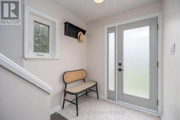 Property Photo:  4 Edilou Drive  ON M8W 4B2 