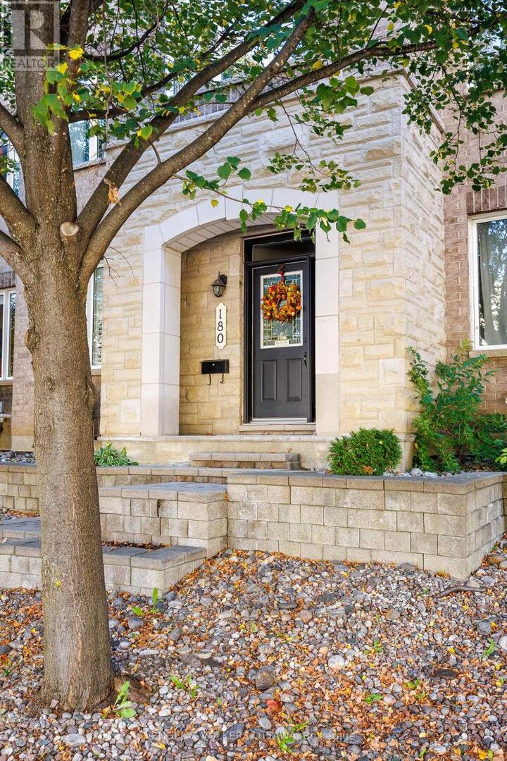 Property Photo:  180 Lanark Avenue  ON K1Z 1E5 