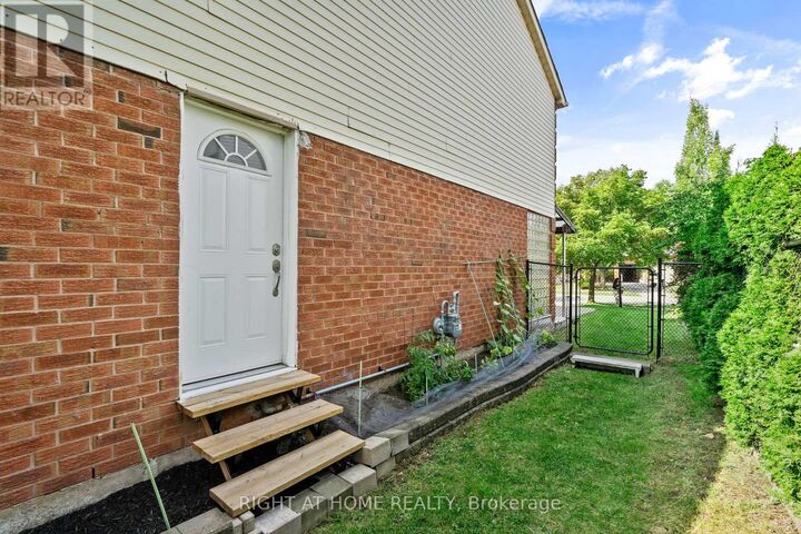 Property Photo:  2064 Glenada Crescent Bsmnt  ON L6H 4M2 