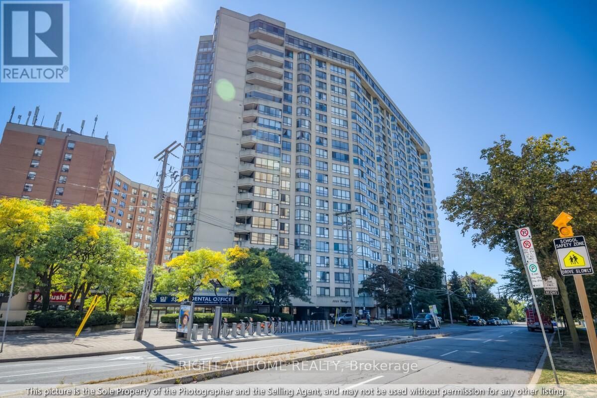 Property Photo:  5444 Yonge Street 1810  ON M2N 6J4 