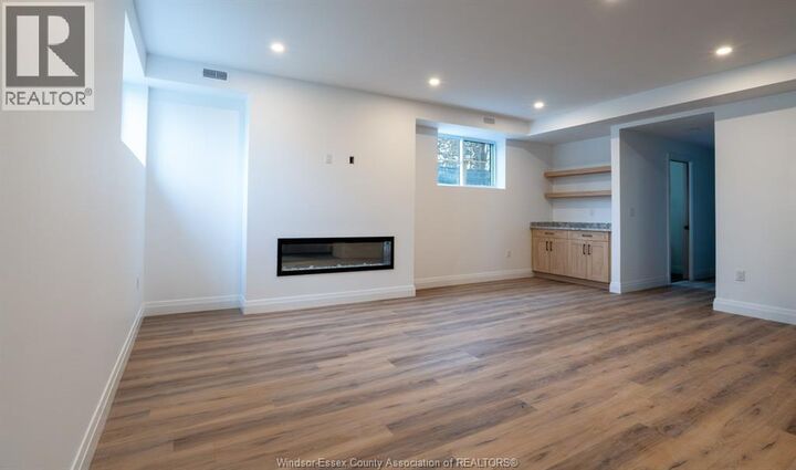 Property Photo:  987 Ford Boulevard 2  ON N8S 2E8 