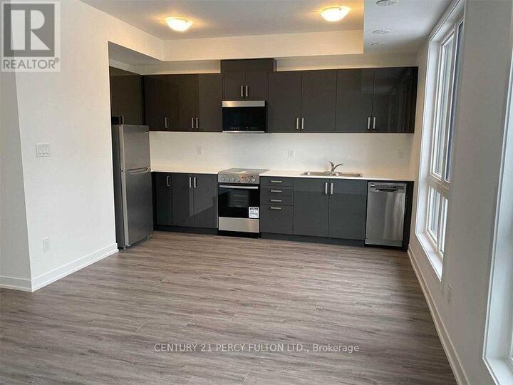 Property Photo:  10 Marquette Avenue 7  ON M6A 0E1 
