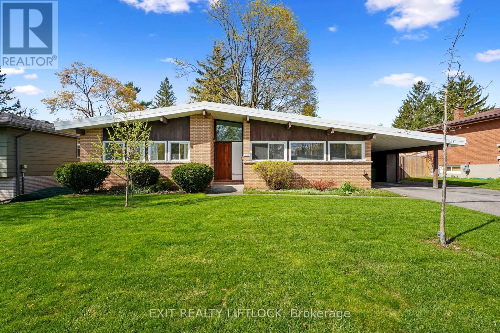 Property Photo:  1224 Cabot Street  ON K9H 6W9 