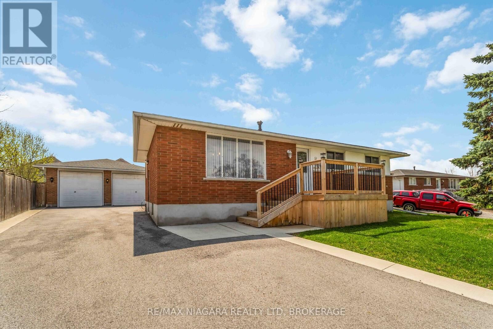 Property Photo:  4 Rossie Place  ON L2P 2G6 