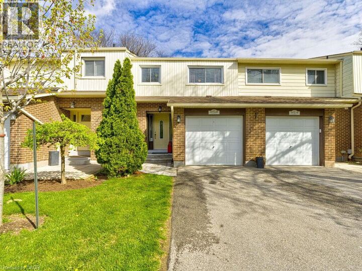 Property Photo:  1572 Newlands Crescent 69  ON L7M 1V6 