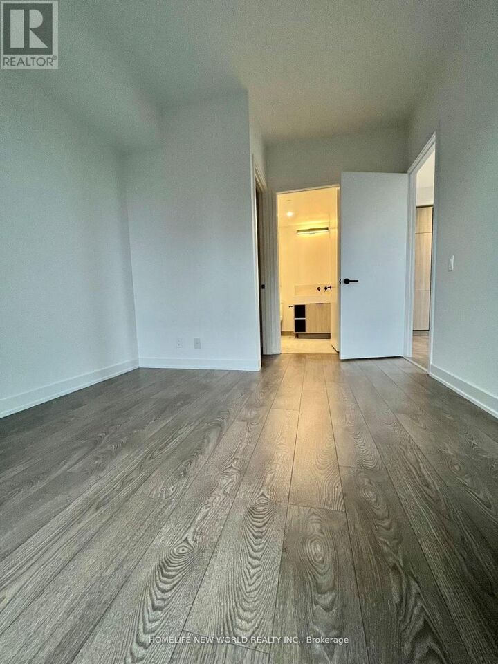 Property Photo:  108 Peter Street 4502  ON M5V 2G7 
