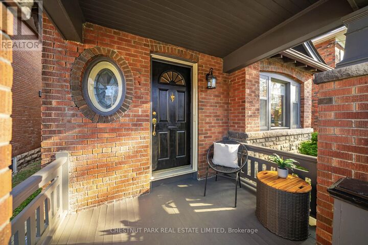 Property Photo:  17 Glen Stewart Avenue  ON M4E 1P6 