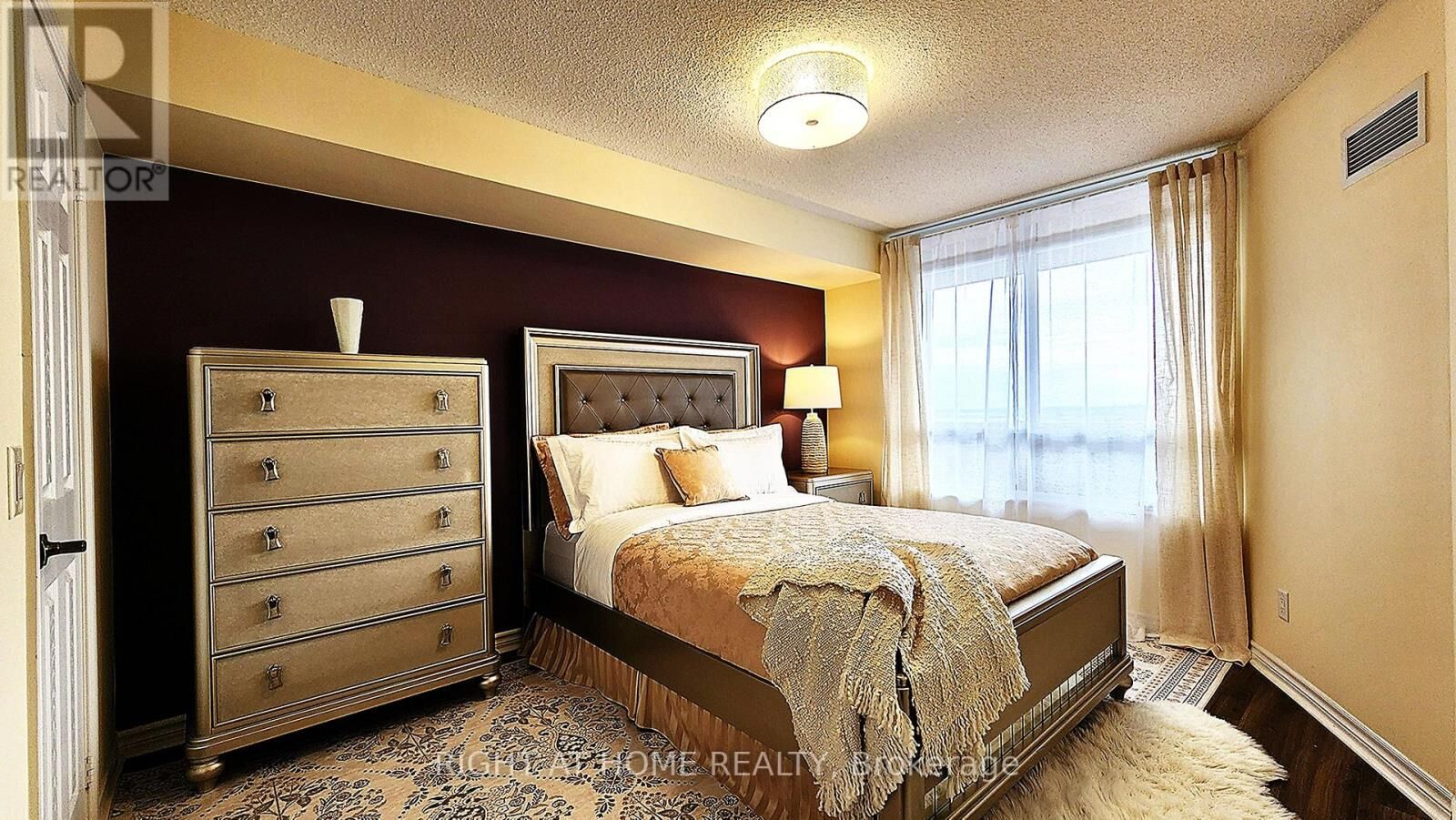 Property Photo:  700 Humberwood Boulevard 2422  ON M9W 7J4 