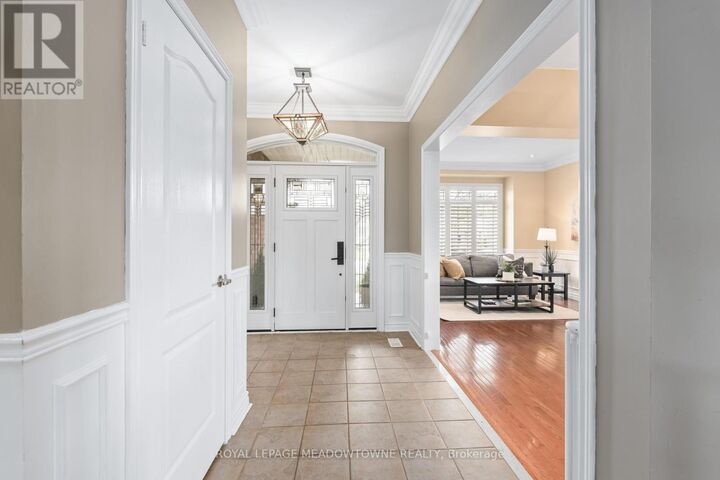 Property Photo:  22 Berton Boulevard  ON L7G 6A5 