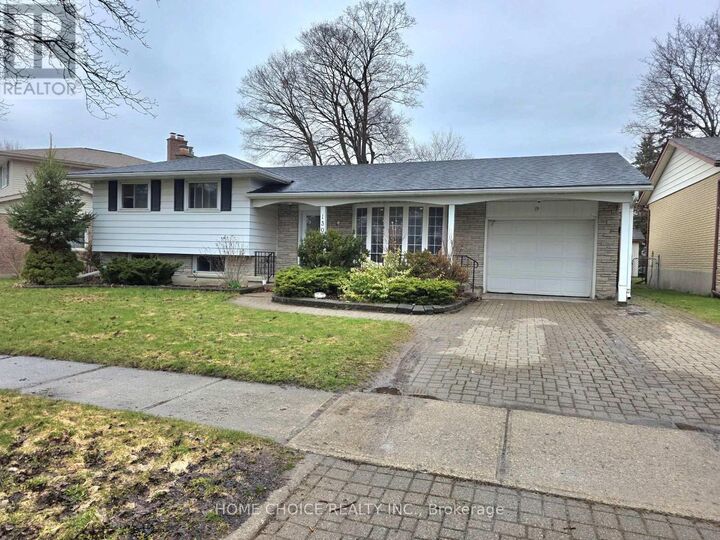 Property Photo:  130 Champlain Crescent  ON N2B 2Y6 